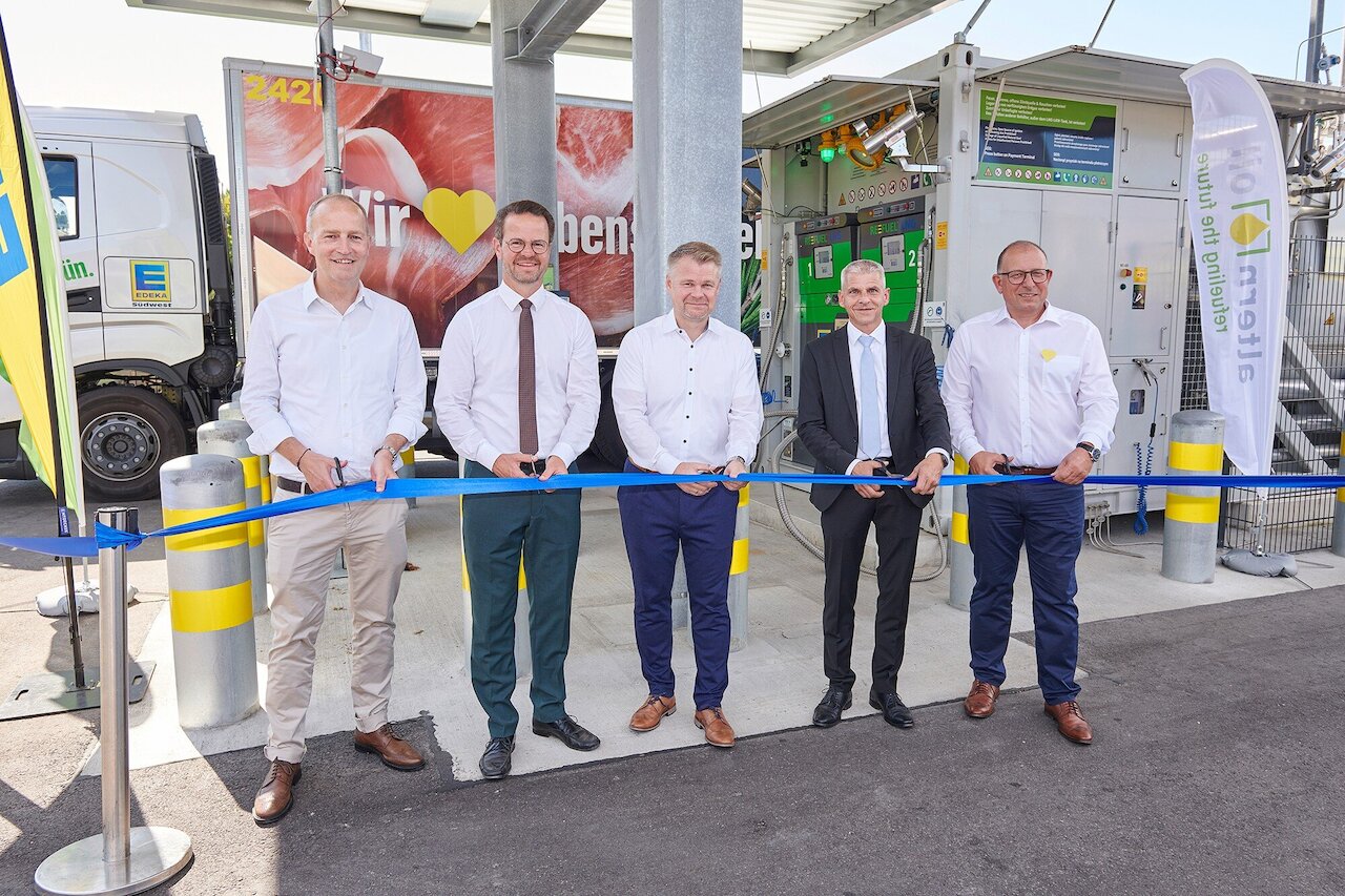 Erste REEFUEL Bio-LNG-Tankstelle bei EDEKA Südwest